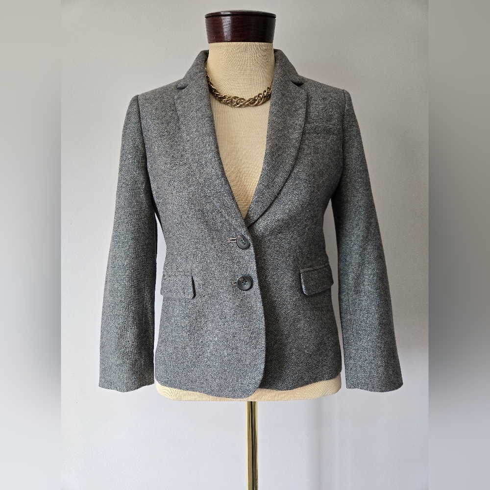 Fossil Women's Gray Tailored Two-Button Blazer. Size 4
